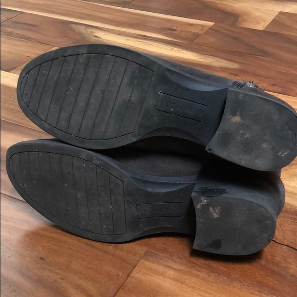 Kenneth Cole New York suede-like ankle boots 8 - Picture 6 of 6